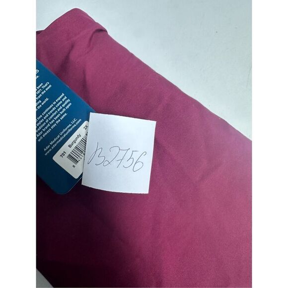 NWT Adar Scrubs Women’s Top Uniform Advantage V Neck Pocket Burgandy Size 2X - Picture 12 of 12